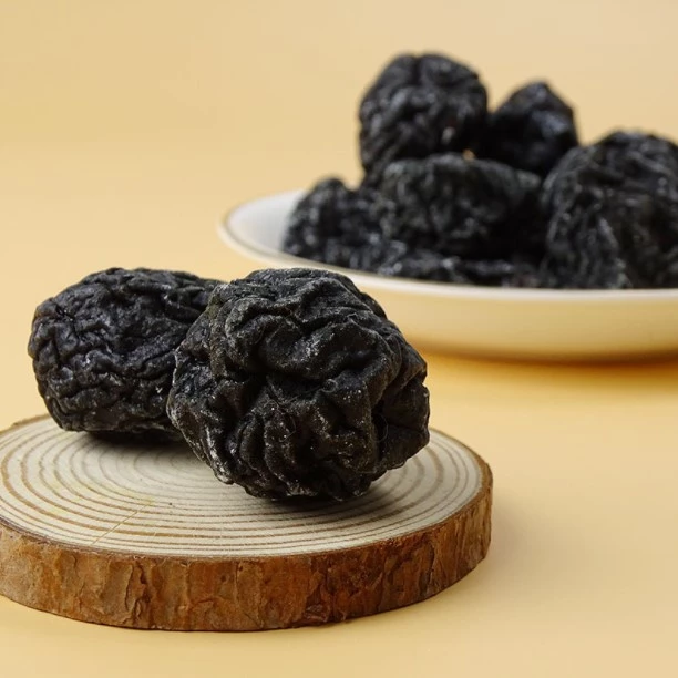 Seedless Black Plum  110g - Image 2